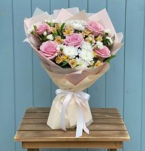 Букет цветов из:  Гвоздики, Орхидеи и Розы в Канглах