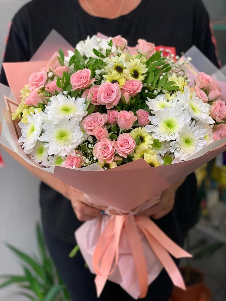 Букет цветов из: Розы и Хризантемы в Канглах