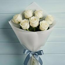 Букет 7 Белых роз Эдлесс Лав в Канглах