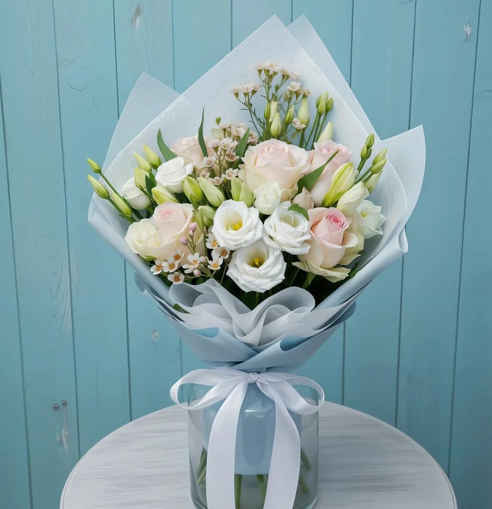 Букет цветов из: Розы и Лизиантусы в Канглах