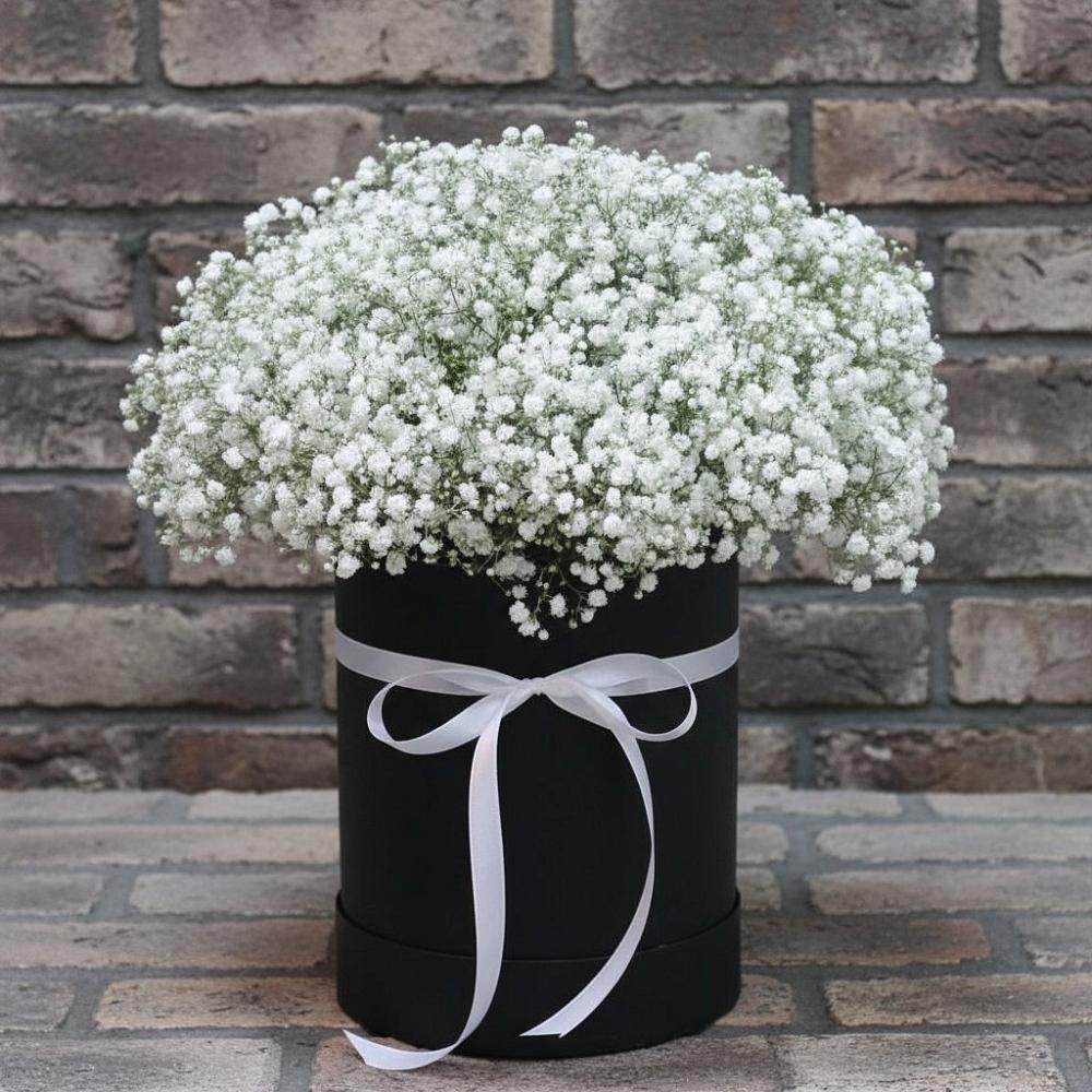 Цветочная композиция из Гипсофила в шляпной коробке в Канглах