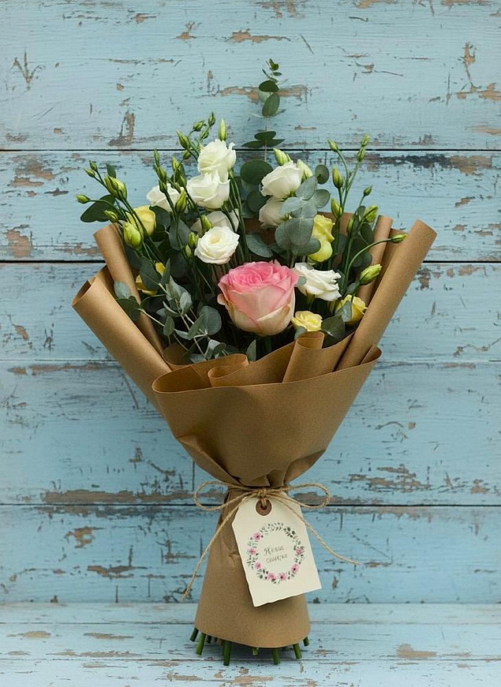 Букет цветов из: Розы и Лизиантусы в Канглах