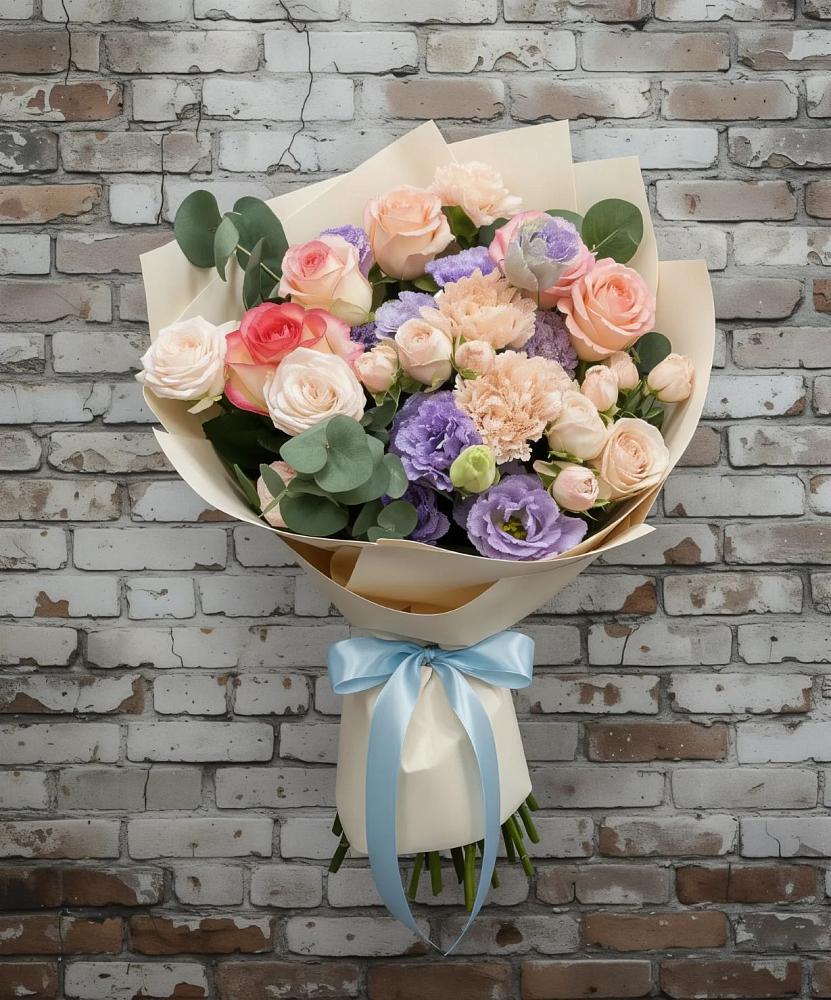 Букет цветов из: Розы, Лизиантусы и Гвоздики в Канглах