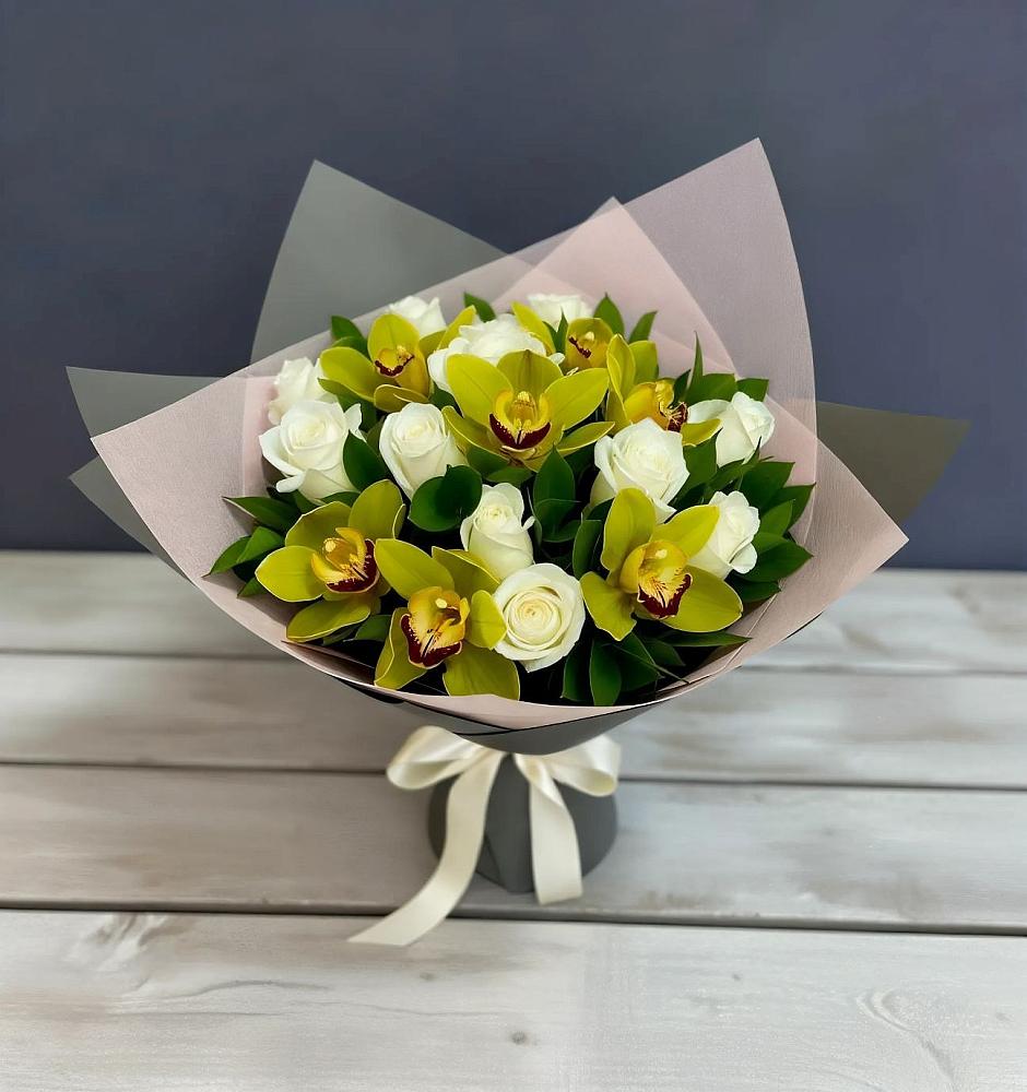 Букет цветов из: Орхидеи и Розы в Канглах