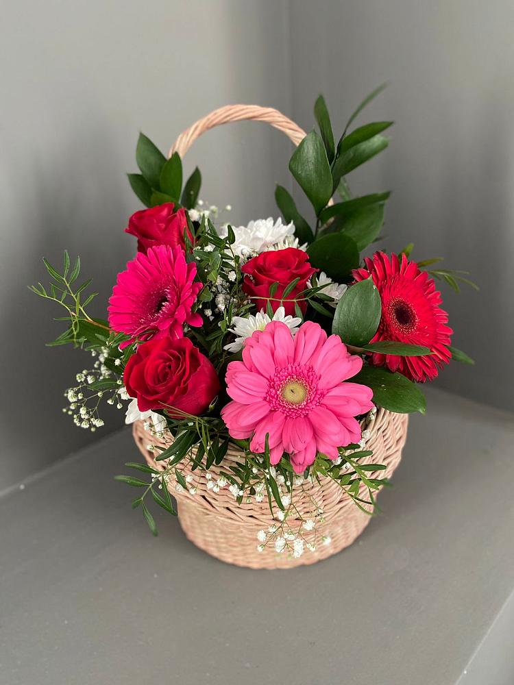 Цветочная композиция из Розы, Хризантемы и Герберы в корзине в Канглах
