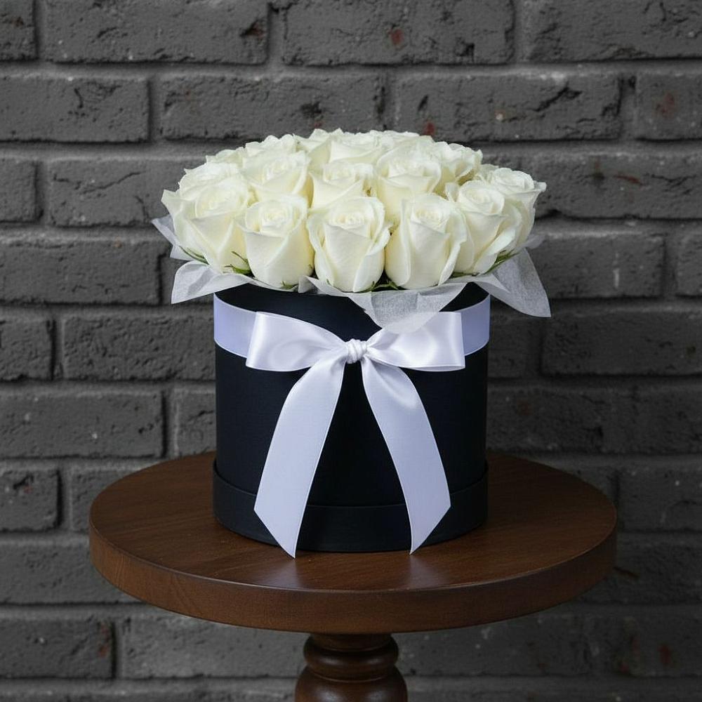 Цветочная композиция из Розы в шляпной коробке в Канглах