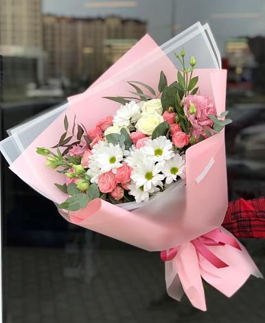Букет цветов из: Розы, Лизиантусы и Хризантемы в Канглах